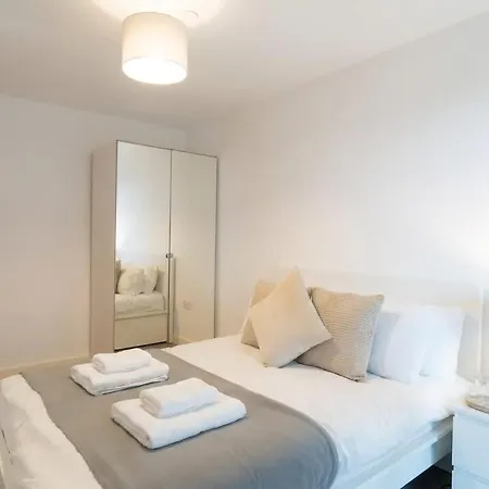 Daire Bright 1 Bed In W Balcony *