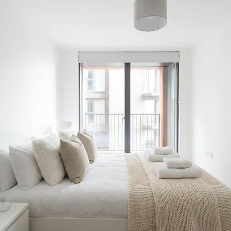 Daire Bright 1 Bed In W Balcony Manchester