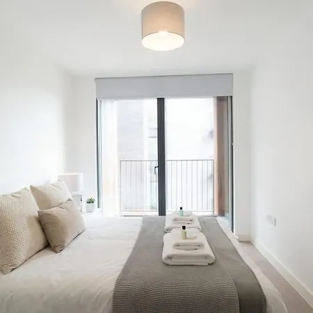 Daire Bright 1 Bed In W Balcony *