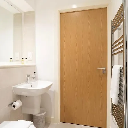 Bright 1 Bed In W Balcony Manchester