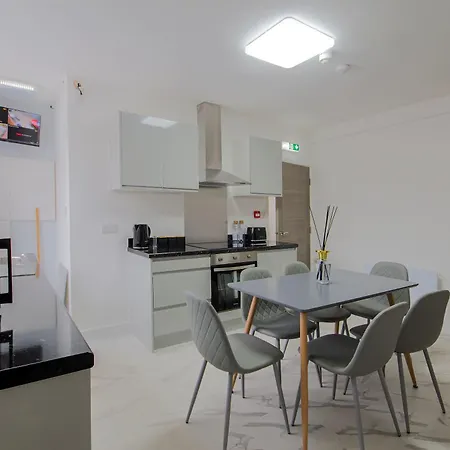 Spacious 5br House Near Centre Дом отдыха