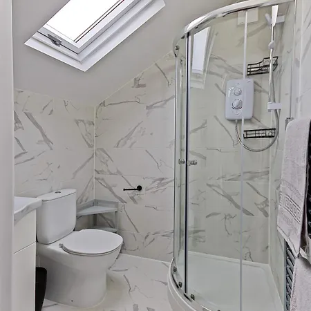 Дом отдыха Spacious 5br House Near Centre *