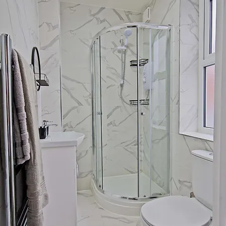 Дом отдыха Spacious 5br House Near Centre Манчестер
