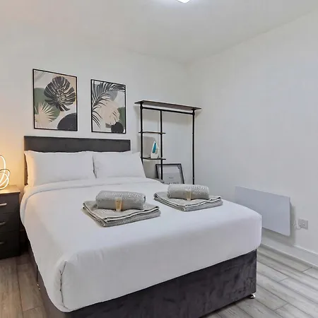 Spacious 5br House Near Centre