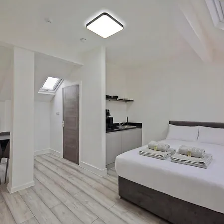 Spacious 5br House Near Centre Дом отдыха Манчестер