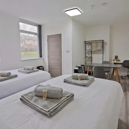 Spacious 5br House Near Centre *
