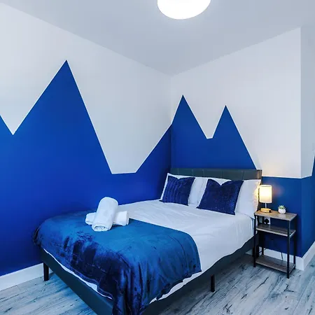 Сasa de vacaciones New Neat 4br House, Pool Table, Free Parking