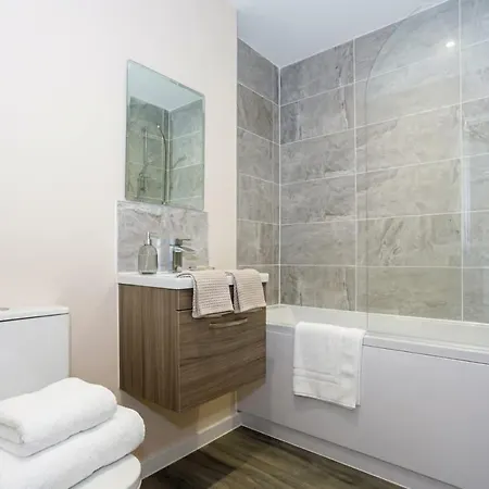 Apartman Spacious Bright 1 Bedroom *