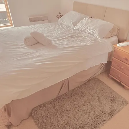 Central Rooms In Apt Near Arena & Victoria Station Konukevi *
