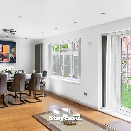 Stylish 6br W Parking & Gym *