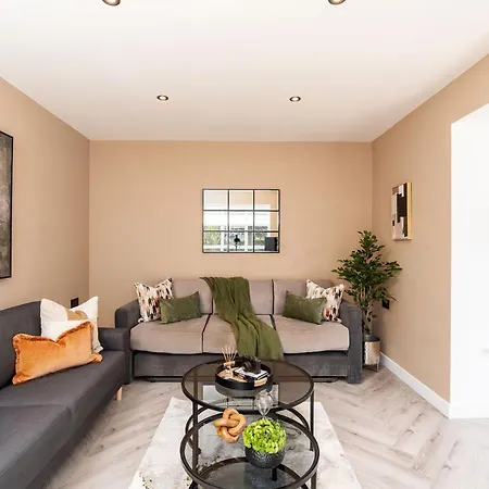 Meadow Park Vila Manchester