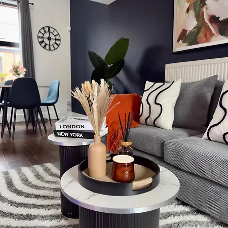 Nyaraló Modern 2 Bedroom Near Mediacity Uk