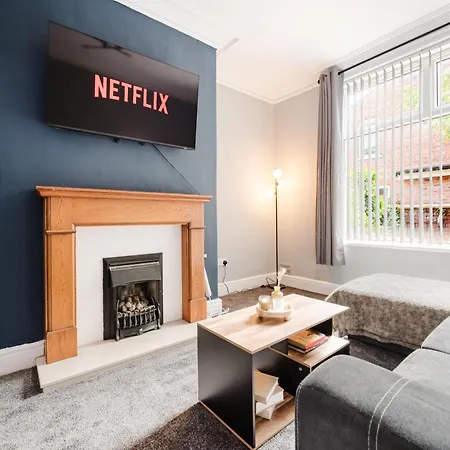 Nyaraló Modern 3br For 8 - Easy Access - Free Parking *