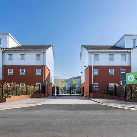 For Students Only - Student Quarter Near Of Salford Daire *