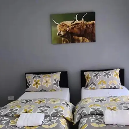 Дом отдыха Salford - House - Sleeps 4 - Parking