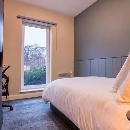 Appartement Riverside House- Available For Students Only!
