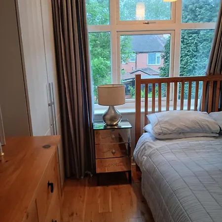 7 Lomond Avenue 3* Manchester