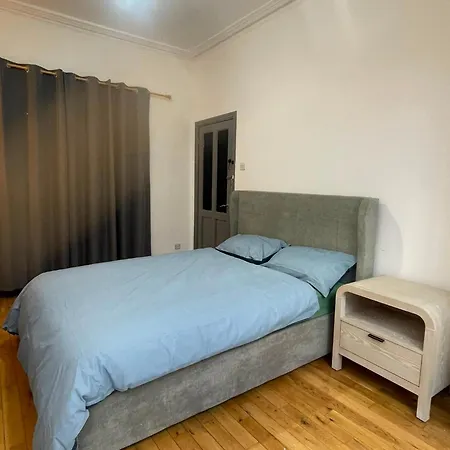 Maison d'hôtes 5 Bedrooms In The Heart Of Salford *