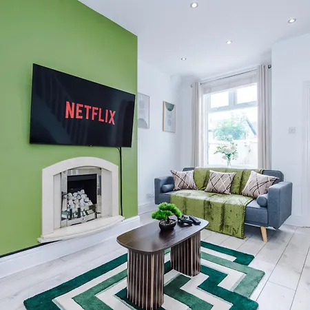 New Cosy 2br | Pool Table | Parking | Ps4 + Games *