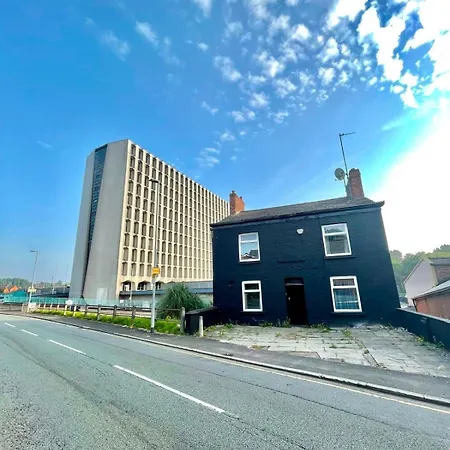 6 Bedroom House - Next To Parklife Festival Tatil Evi Manchester