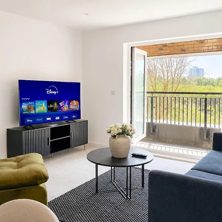 Nyaraló 3 Bedroom - Sleeps 6 - Balcony - Riverside Manchester