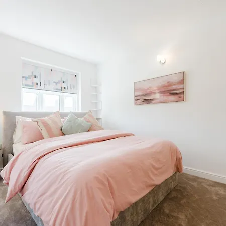 Tatil Evi Sleeps 10, Modern 5-Bed House Near Manchester City Centre, Free Parking Manchester