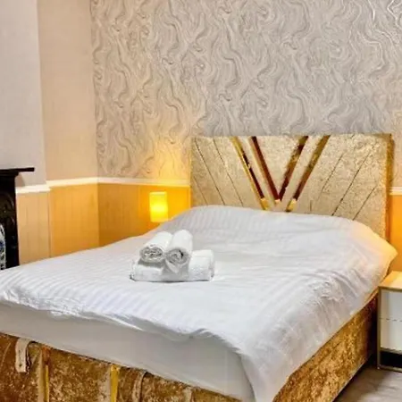 Tatil Evi North 3-bed House Sleeps 6 With Wifi