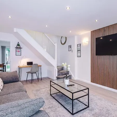 Stylish Mcr 2br Parking Near Etihad & Co-op