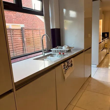 4 Bedroom Modern House In Prime Location *