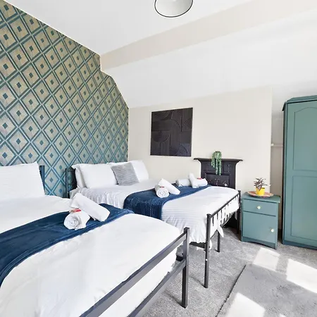 Spacious Maisonette, Hosted By Eason With Free Parking Nyaraló