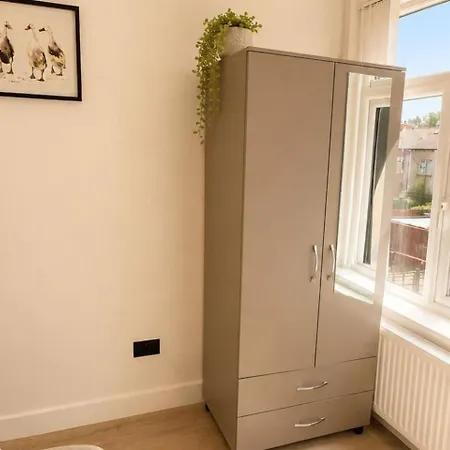 4 Bedroom House Sleeps 7 -free Parking -co-op Live Feriehus Manchester