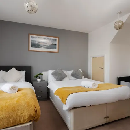 Дом отдыха Grand 4br Escape - Etihad - Coop - Free Parking Манчестер