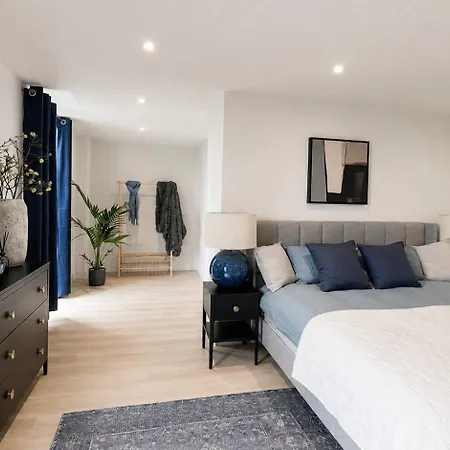 Luxury Urban Townhouse Nyaraló