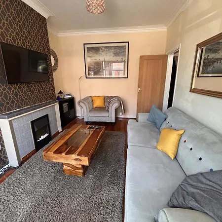 Дом отдыха 4br - Parking- Sleeps 7 - 2 Baths - Long