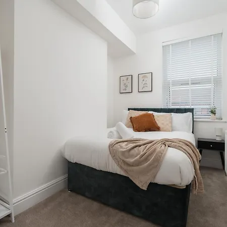 Spacious 6br House Sleeps 11 Free Parking Nyaraló Manchester
