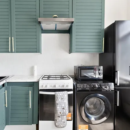 Spacious Maisonette, Hosted By Eason With Free Parking