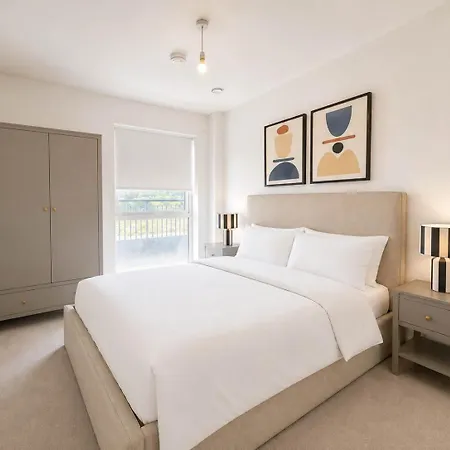 3 Bedroom - Sleeps 6 - Balcony - Riverside Feriehus Manchester