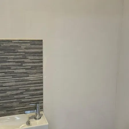 4-bed House - Ensuite - Sleeps 8 - Parking Feriehus