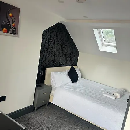 Cosy Spacious 4 Bedroom Close To Centre Tatil Evi Manchester