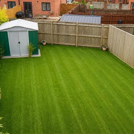 Salford Retreat - Spacious 4 Bedroom House Near Centre Sleeps 7 Nyaraló Manchester