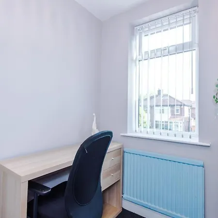 3 Bed House Driveway Workspace Sleeps 7 Feriehus *