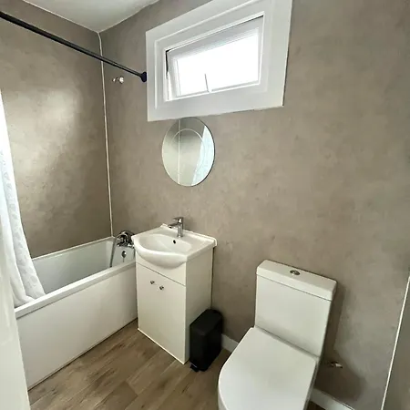 Private Spacious Ensuite With Free Car Park, Coop, Etihad & Easy Reach Of Piccadilly * Манчестер