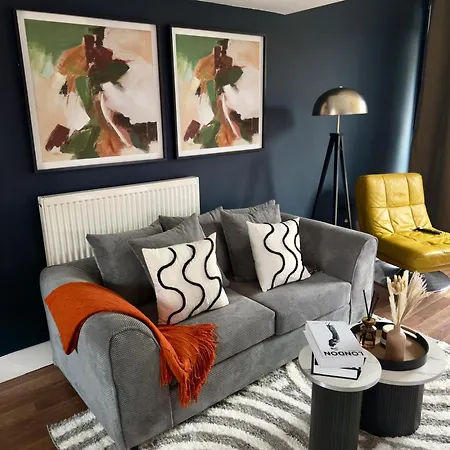 Modern 2 Bedroom Near Mediacity Uk Nyaraló *