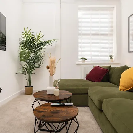 Nyaraló Spacious 6br House Sleeps 11 Free Parking Manchester