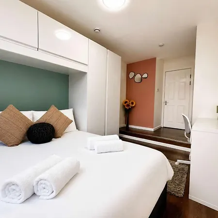 Tatil Evi 6-bed House - Sleeps 12 - Free Parking *