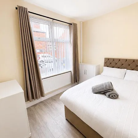 Spacious House Sleeps 8 Near Mri And Centre Free Parking Casa de Férias *