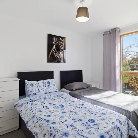 Nyaraló Modern 4 Bedroom House Free Parking 7 Sleeps *