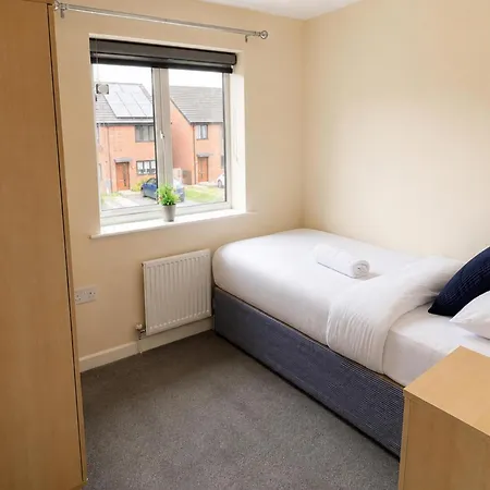 Nyaraló Salford Retreat - Spacious 4 Bedroom House Near Centre Sleeps 7 *