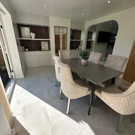 Luxe Retreat Манчестер