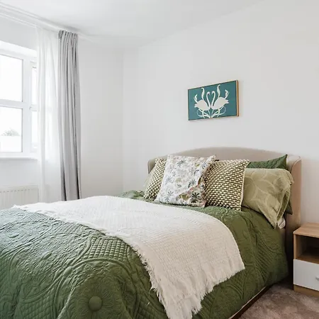 Tatil Evi Sleeps 10, Modern 5-Bed House Near Manchester City Centre, Free Parking Manchester
